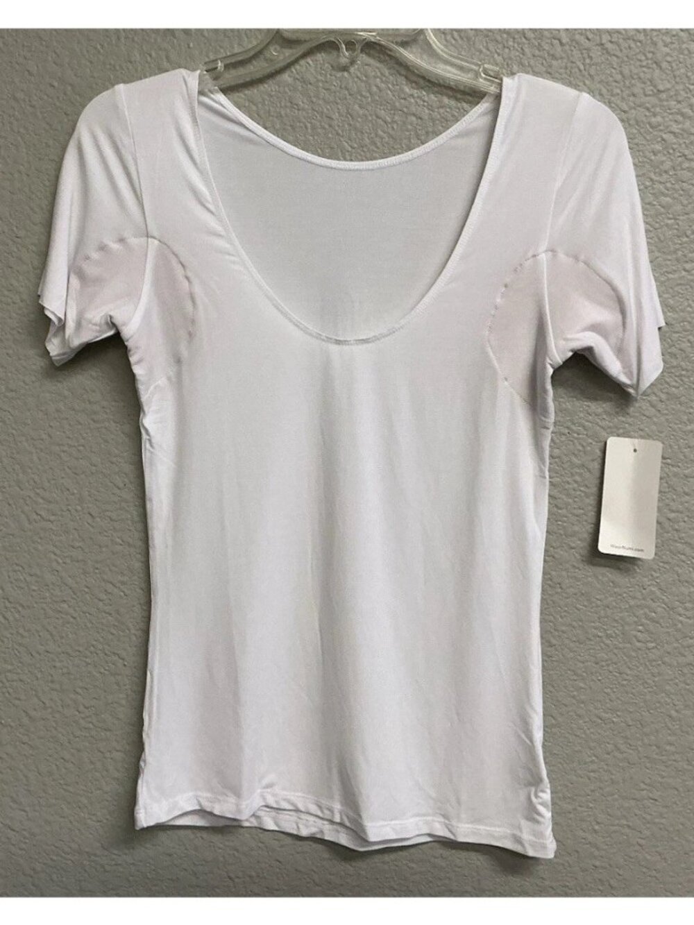 Numi The Signature Undershirt White Womens Size Medium Short Sleeve NWT